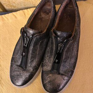 Frye Lena Metallic  Leather Zip  fashion sneakers  w gunmetal finish / sz 7.5  e